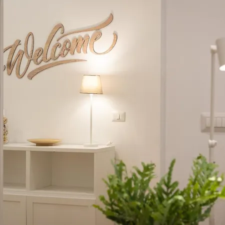 Colosseum Holidays - Three-bedroom Apartment