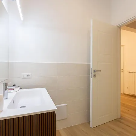 Colosseum Holidays - Three-bedroom *