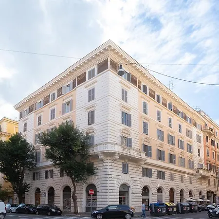 Apartment Colosseum Holidays - Three-bedroom