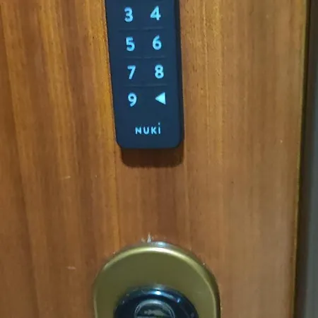Appartement Frank Host Lux , Metro A A 50 M, Simple Check-in Con Codice A Qualsiasi Orario