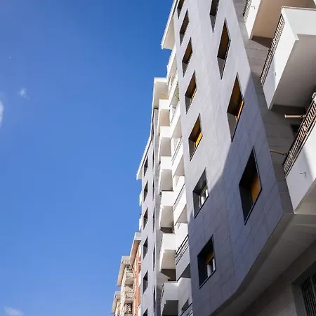 Nonna Pina Moderno Vicino Metro Awifi,netflix Apartamento