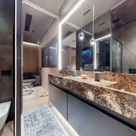 5 Stars * - Luxury House Appartamento