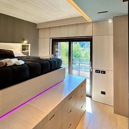 5 Stars * - Luxury House Apartment *
