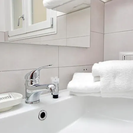 Ych-confortevole Vicino Ponte Milvio Apartment *