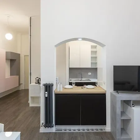 Elegant Near The Colosseum And Metro Apartamento Roma