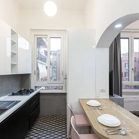Appartamento Elegant Near The Colosseum And Metro *
