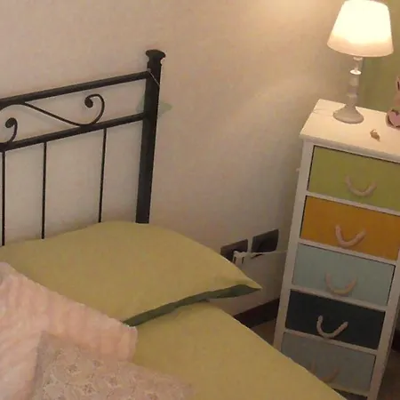 Italy's Enchanting Ambiance - A Snug In Apartment *