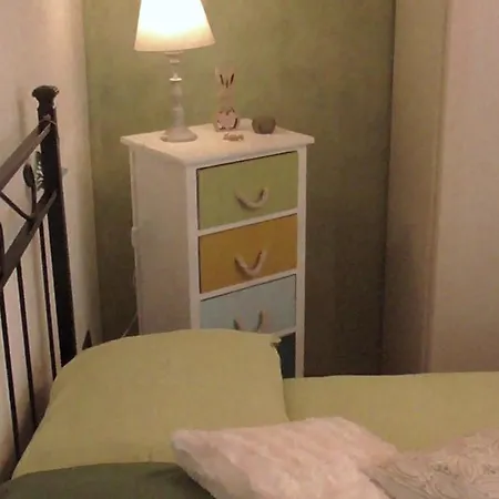 Italy's Enchanting Ambiance - A Snug In Apartment