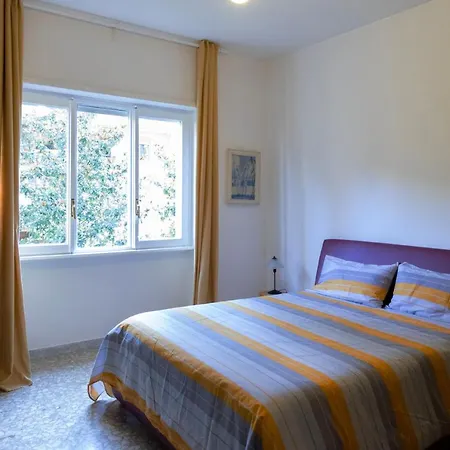 Aurelia Loris House * Roma
