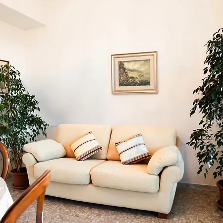 Aurelia Loris House Casa vacanze