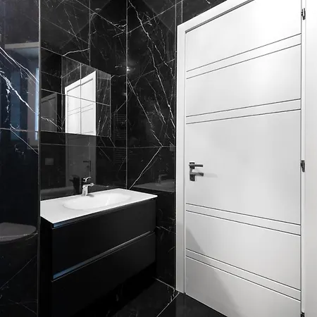 Domus Italica Apartment *