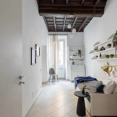 Iflat Monti's Paradise Apartment