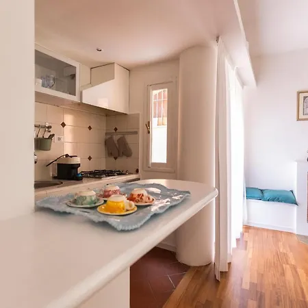 Emerald - In The Heart Of Trastevere Apartment Rome
