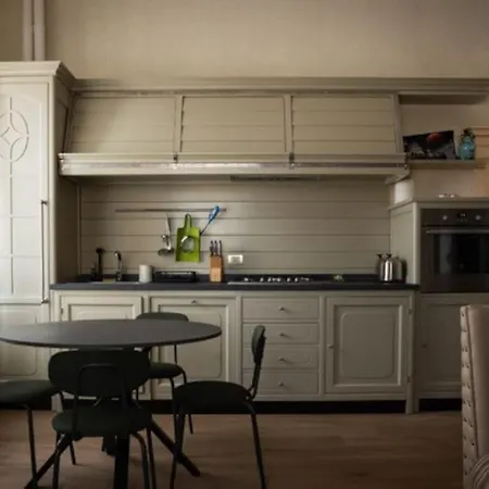 Merulana Penthouse: 5 Minutes Walk From Colosseum *