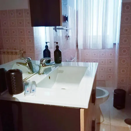 Graziosa Casetta Vicino Alla Metro Apartment