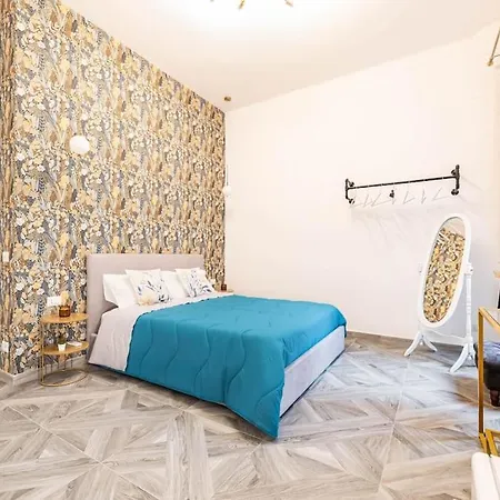 Charming In The Centre Of Appartamento