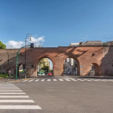 Charming In The Centre Of Appartamento