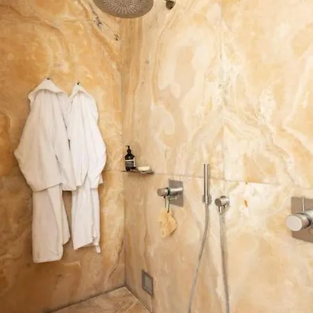Apartment Casa Arte, A Burghesius Home Rome