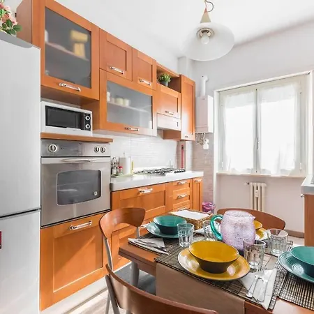 Apartment Bro House Rom