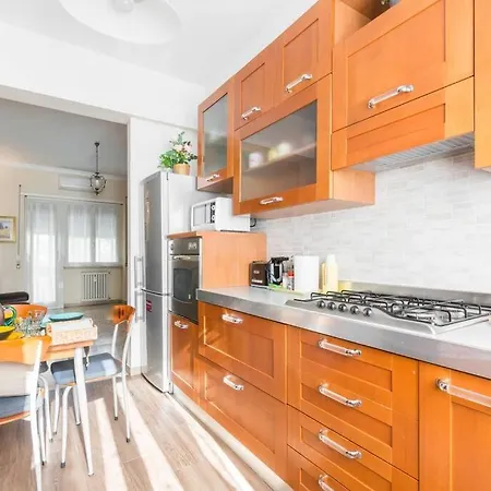 Apartment Bro House Rom