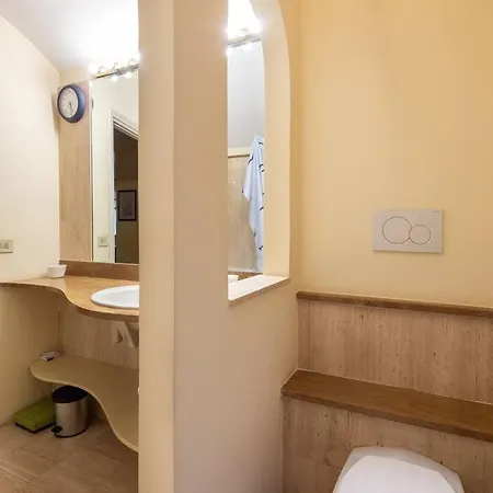 Porta Pia Elegant Two Bedroom Apartment Rome