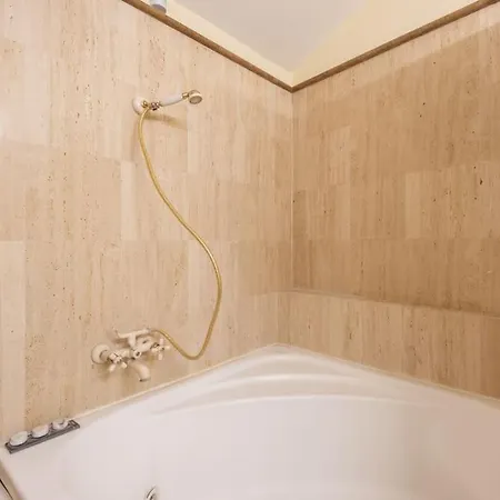 Porta Pia Elegant Two Bedroom Apartment