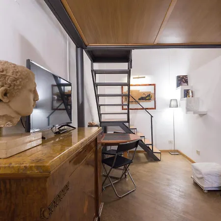 Spanish Steps Frezza Loft Roma