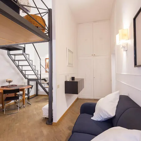 Spanish Steps Frezza Loft Roma