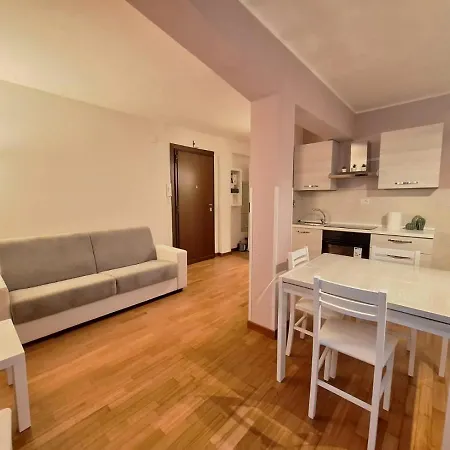 Tiburtina Apartment *