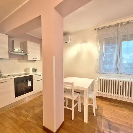 Tiburtina Apartment