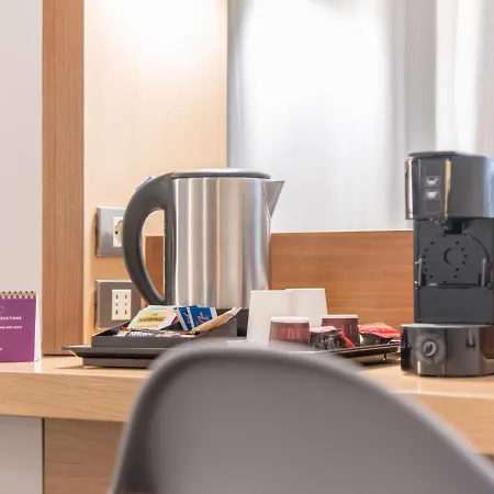 Mercure West Hotel 4*