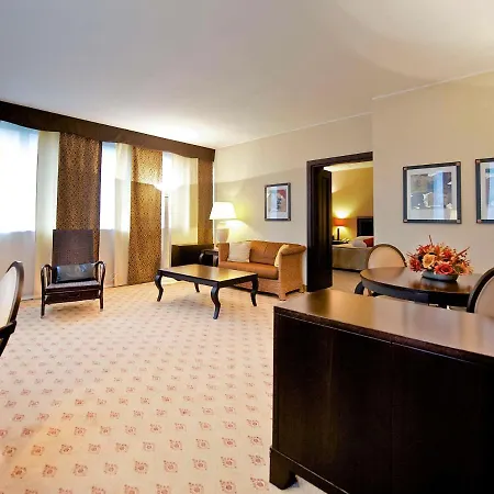 Mercure West 4*