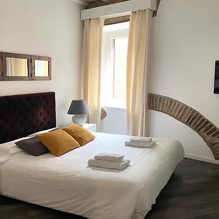 Dormiroma - Cedro 21 Apartment