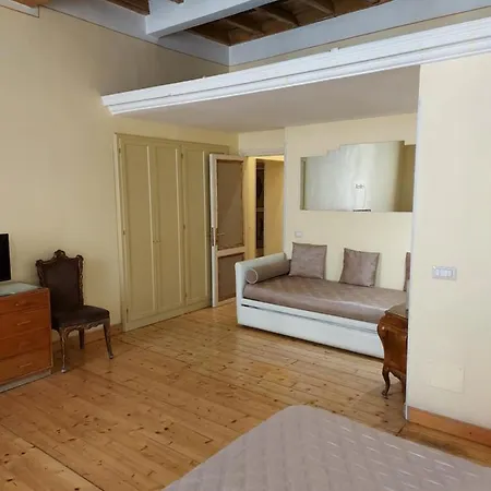 Residenza Al Corso Bed & Breakfast 3*