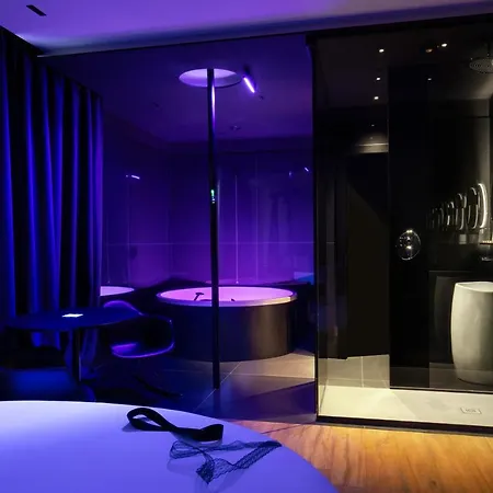 Suitesistina For Brave Lovers Bed & Breakfast