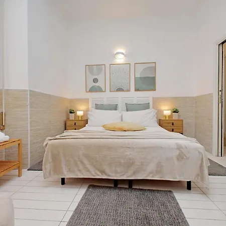 Bed & Breakfast Opera - And