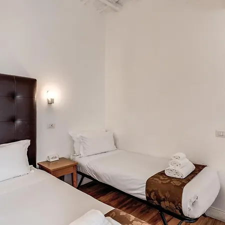 Magenta Deluxe Cancello Affittacamere Roma