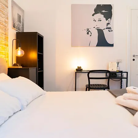Salotto Piramide Bed & Breakfast Rome