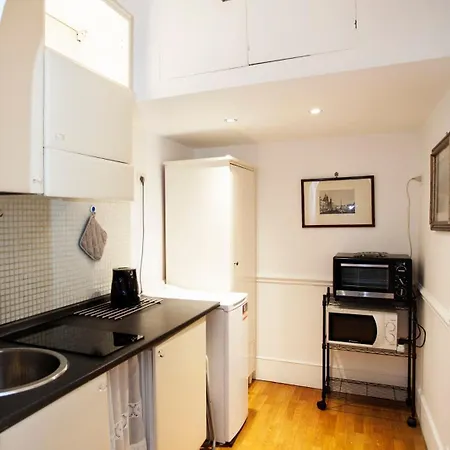 Martina House Bed & Breakfast 3*