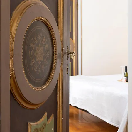 Martina House Bed & Breakfast 3*