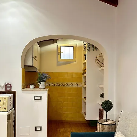 Eleonora House *