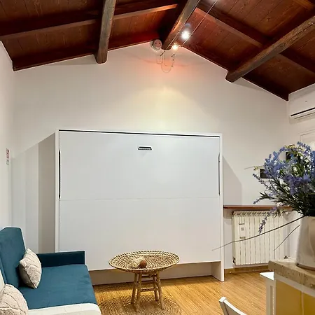 Eleonora House Holiday home *