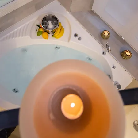 Town House Spagna- Luxury Rooms With Jacuzzi Bath Guest house Rome