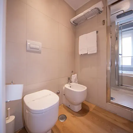 Guest house Town House Spagna- Luxury Rooms With Jacuzzi Bath *