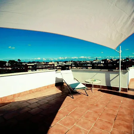 Gianicolo House *