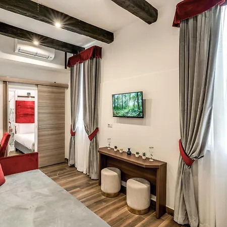 Tritone House Affittacamere 4*