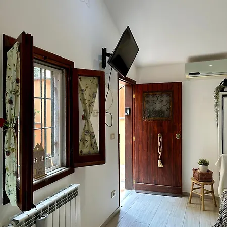 Eleonora House