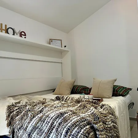 Eleonora House Holiday home *
