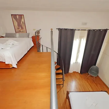 Apartment Amleto *