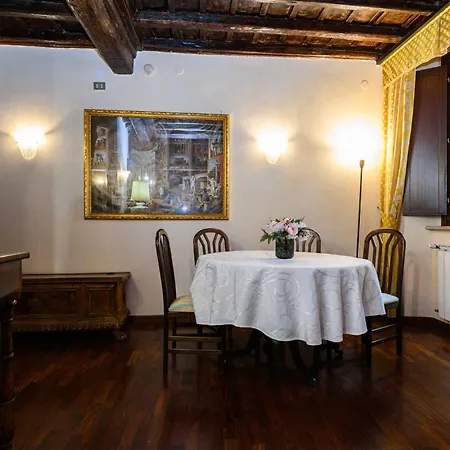 Domus Julia Affittacamere 3*